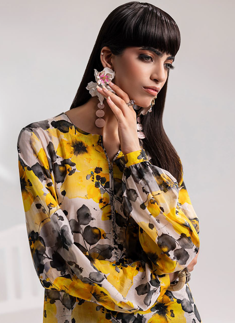 Floral Fusion Kurta Set with Paisley Trousers