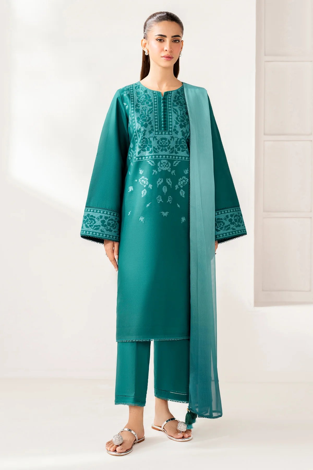 EMBROIDERED LAWN USE-9241